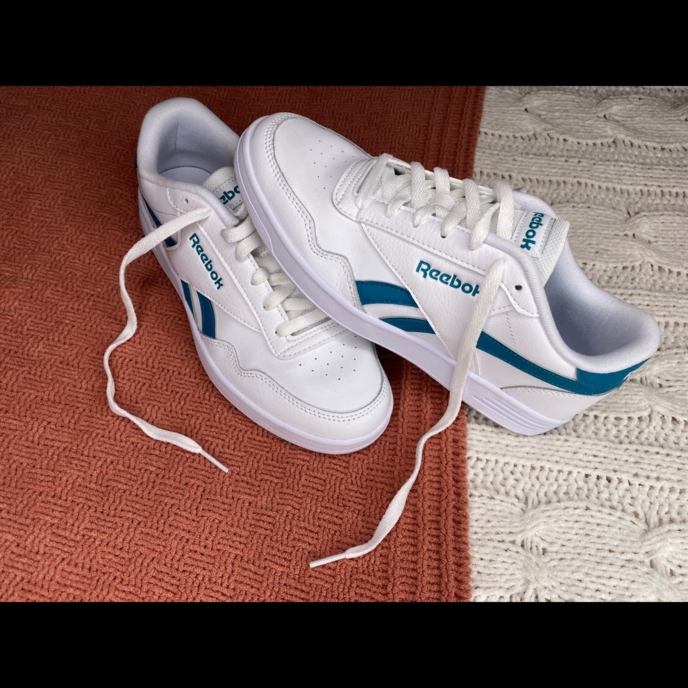 Reebok Sneakers